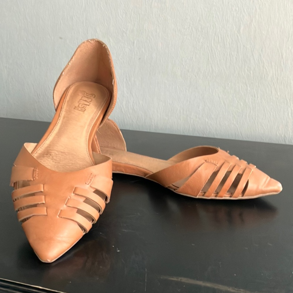 Brash dress shoes